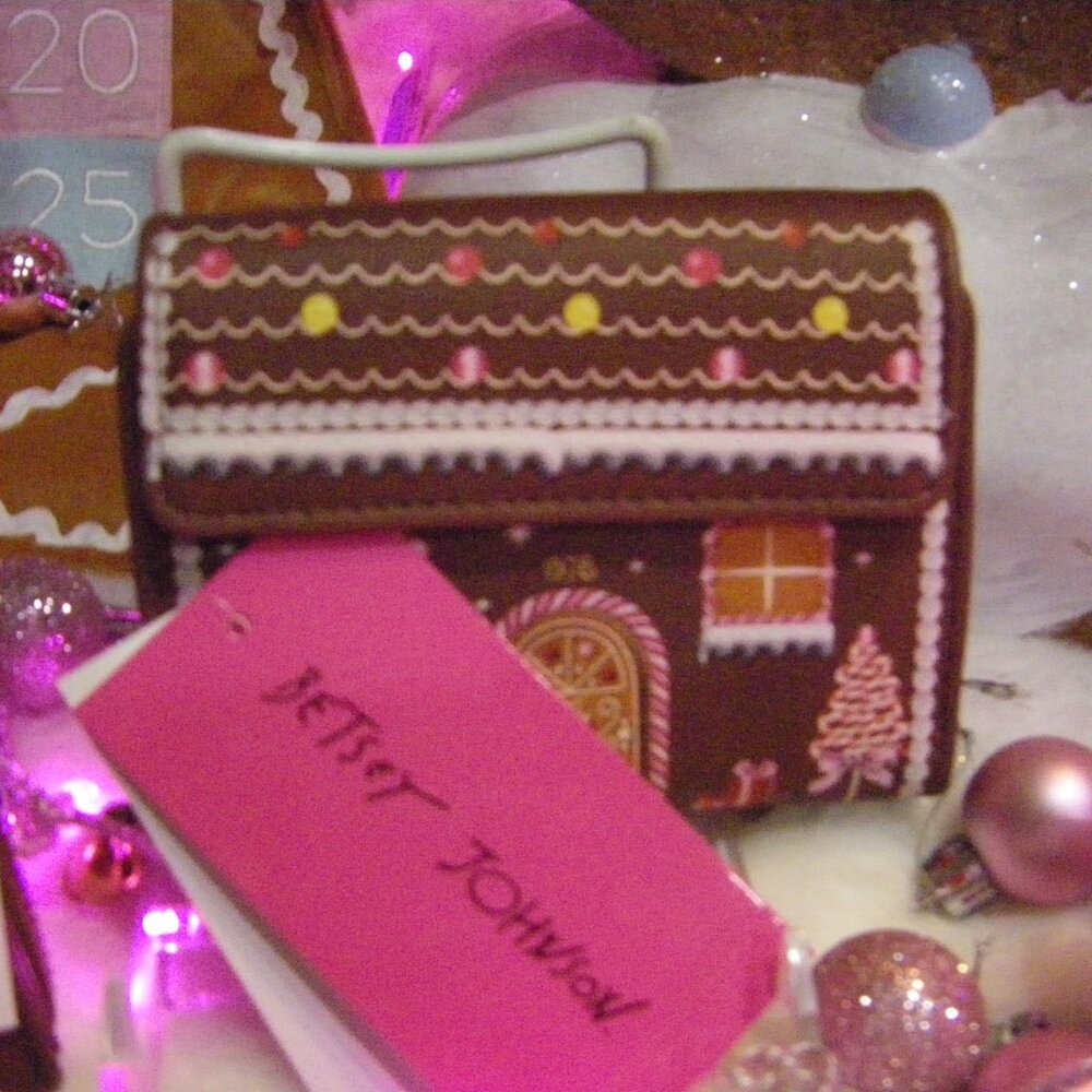 Betsey Johnson Kitsch Baking Spirits Bright Christmas Gingerbread Wallet WOC NWT - Picture 12 of 13